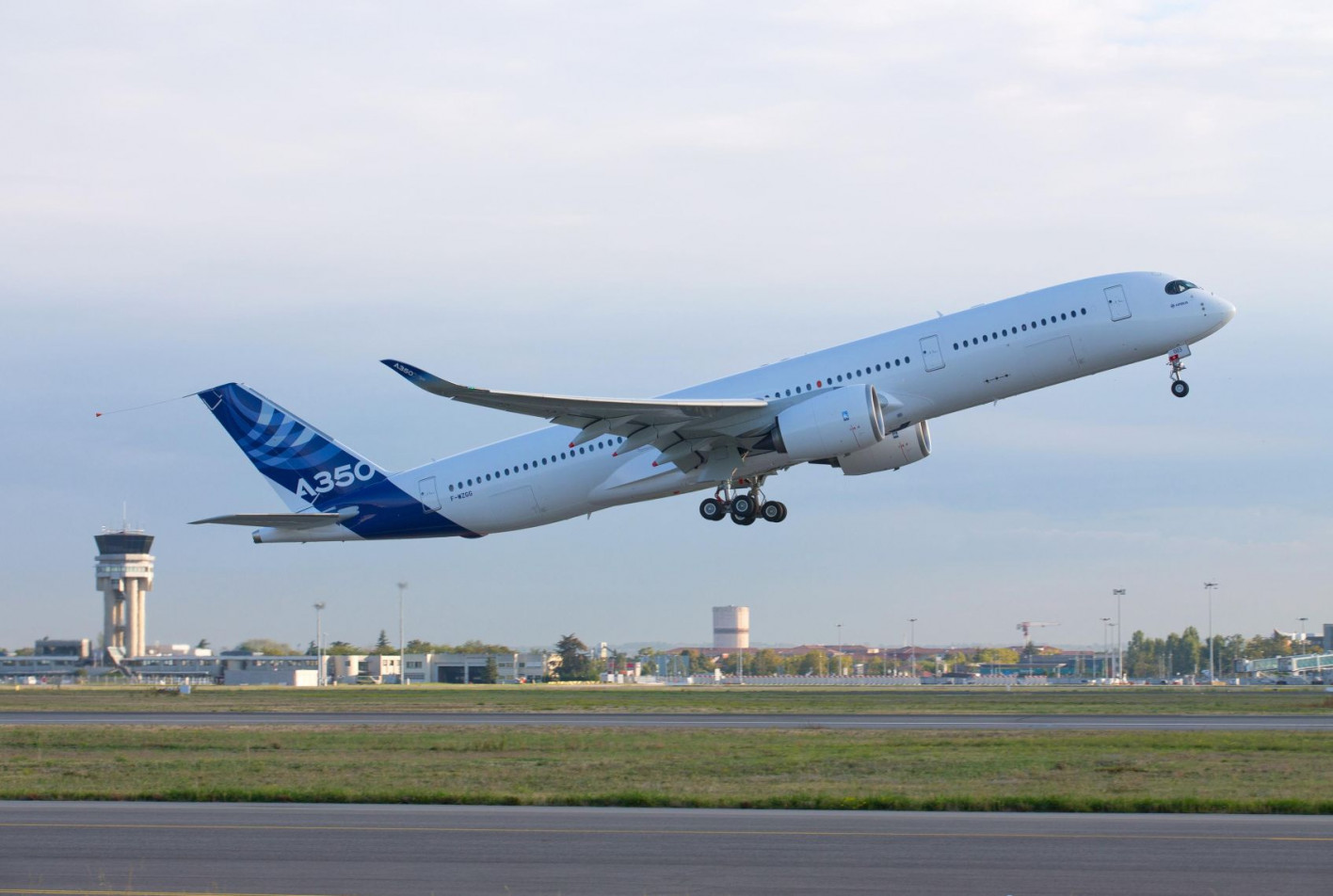 A350_XWB_MSN3_First_Flight_take_off