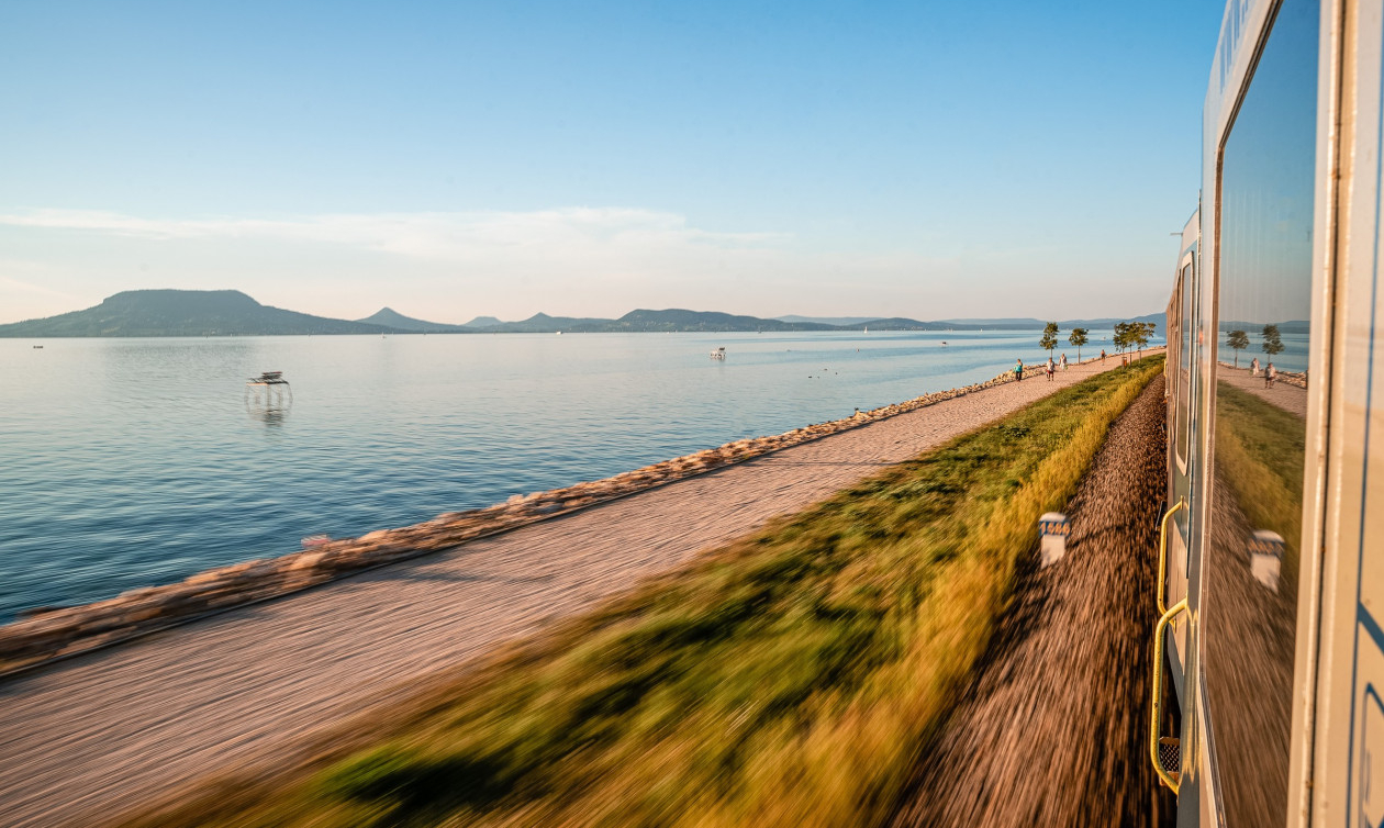 01_balaton_eloszezon