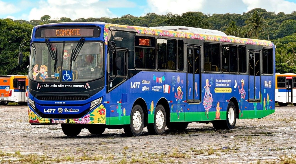A Recife Metropolitan Region tömegközlekedési társaság még 2024-ben beszerzett, 22.260 alvázas, Caio Induscar eredetű karosszériaelemekből összerakott twin steer autóbusza. A jármű menetirány szerinti jobboldalán három hagyományos ajtó található, a balon pedig a kizárólagos buszsávok emelt peronjához szerkesztett, a magaspadló szintjéről nyíló kettőn bonyolódik az utascsere