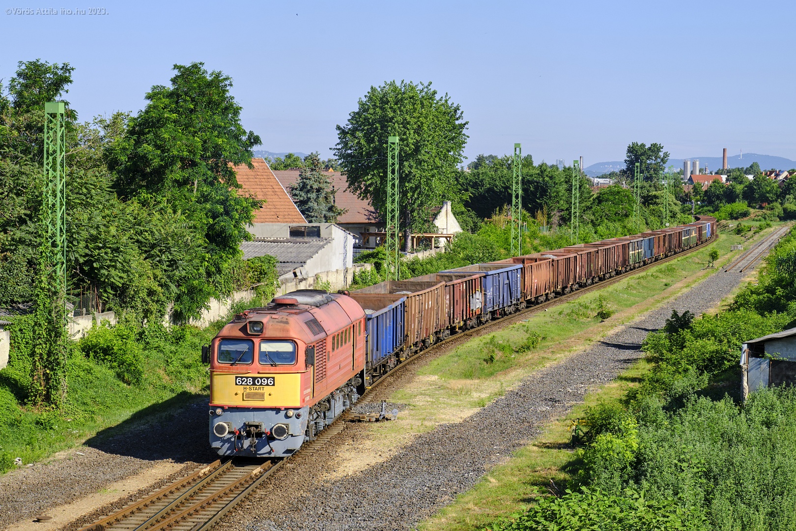 2626_XS102077_230629_