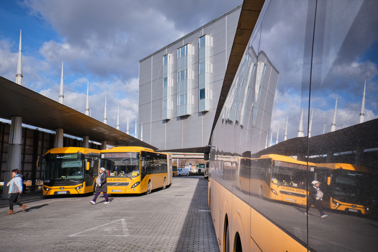 A Volánbusz-járatok is ünnepi menetrend szerint közlekednek a hétvégén