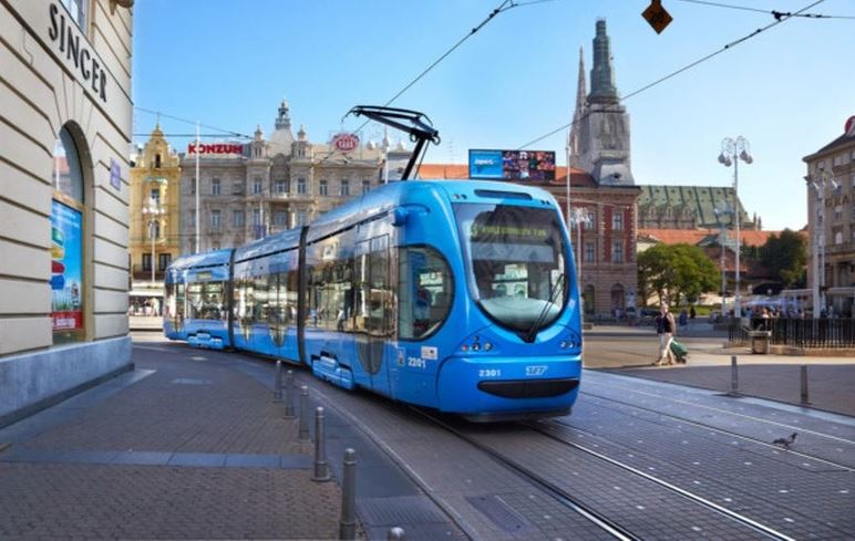 Koncar, alacsonypadlós, háromrészes villamos