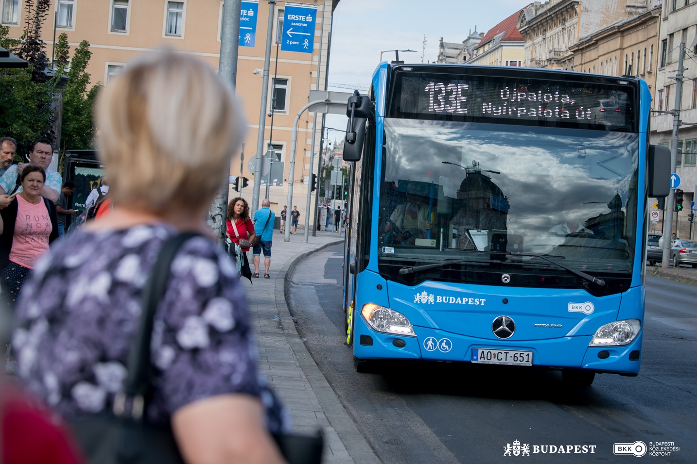 00_uj_dizelbusz_pesten