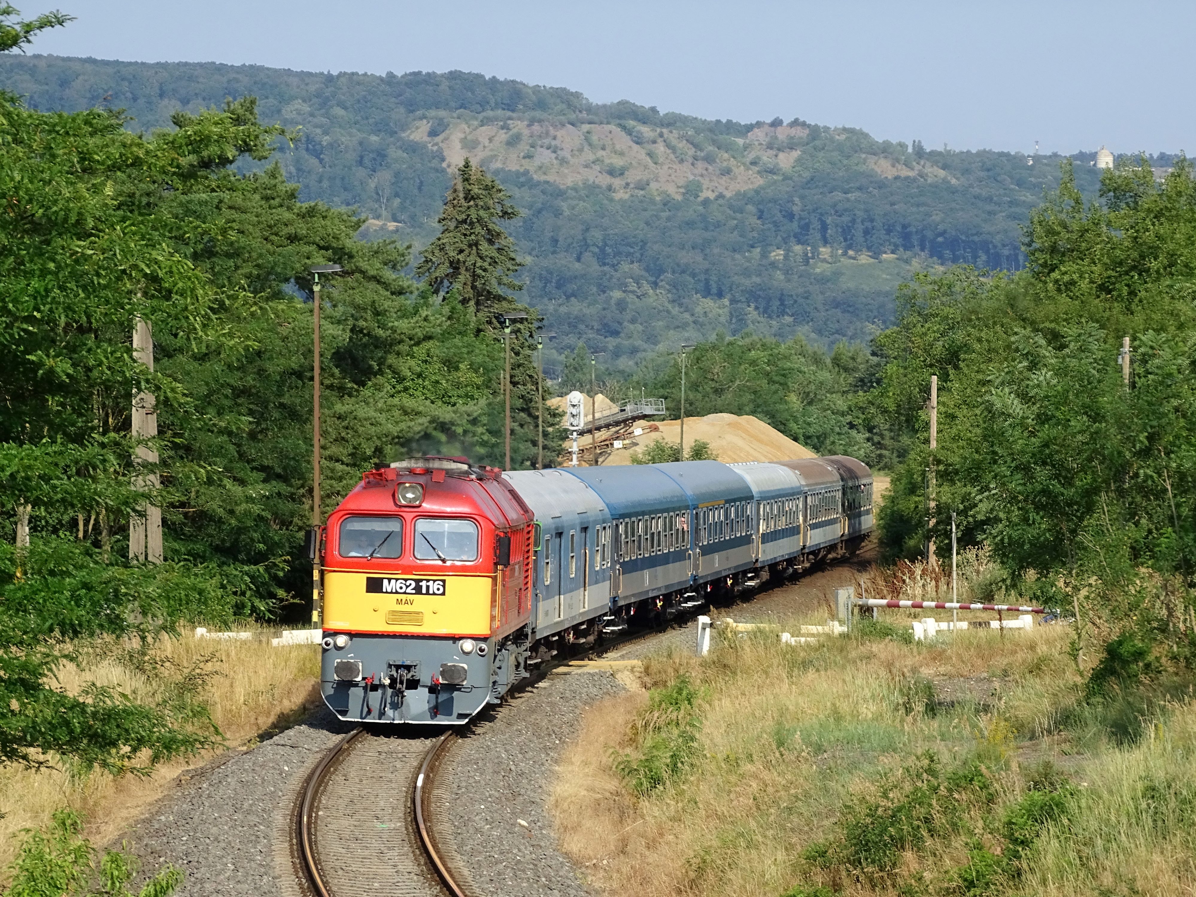 _m62_116_-_19699_lesencetomaj_