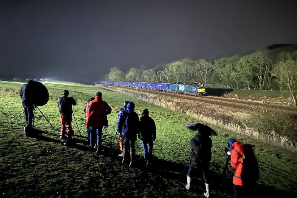 class68_drs_fotosvonat