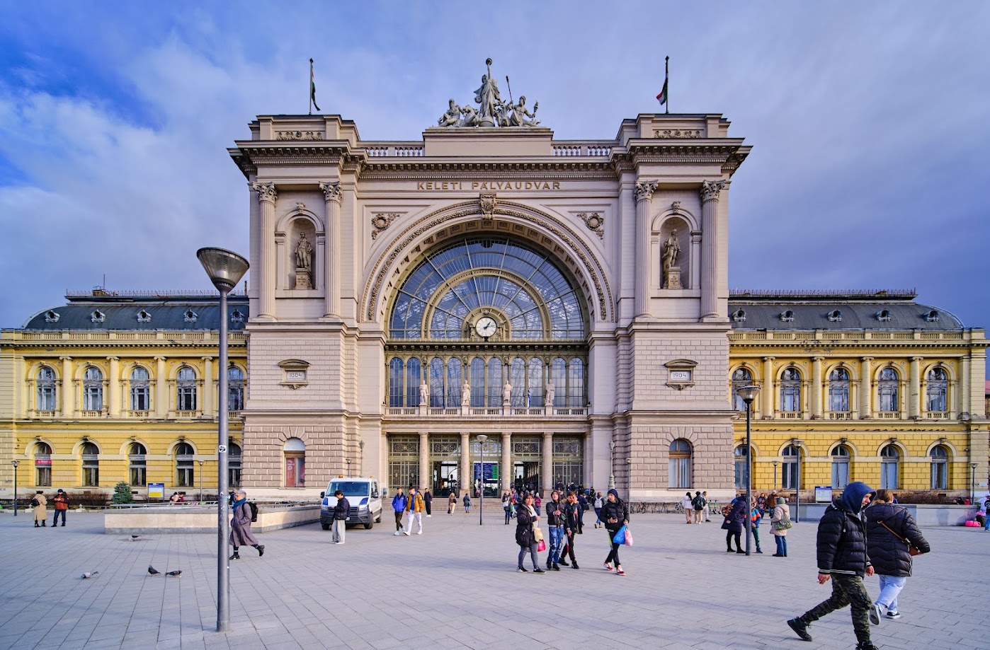 00_keleti_gyalogosok