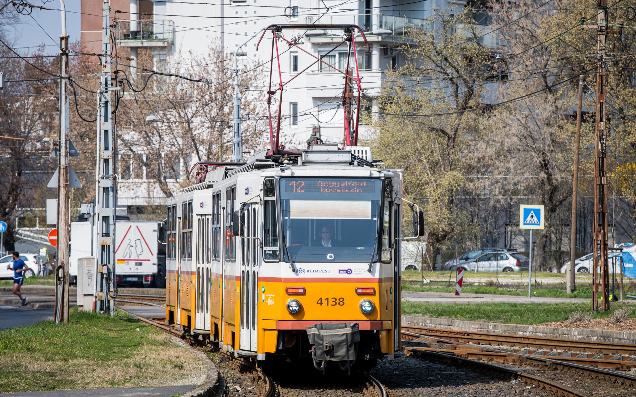 _tizenkettes_villamos_