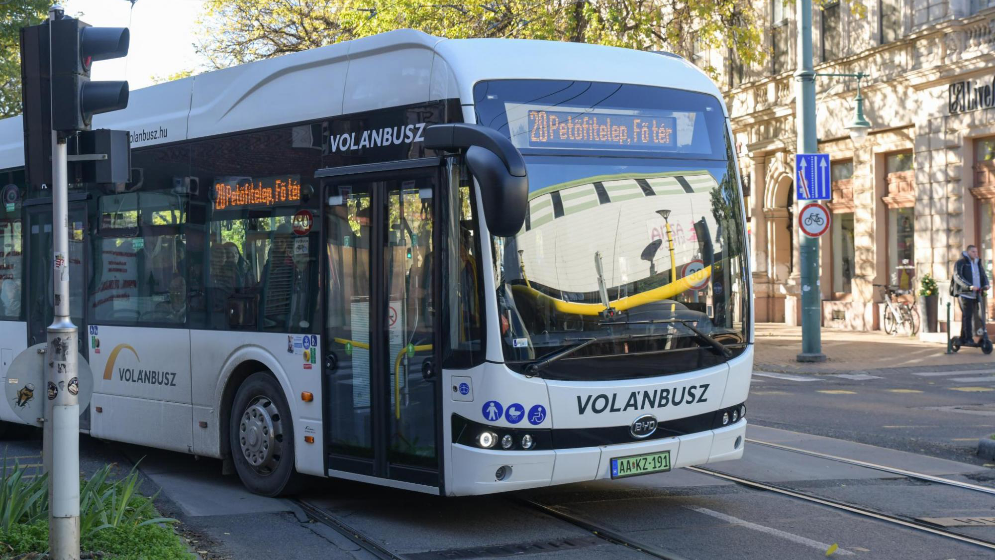 00_szeged_byd_busz