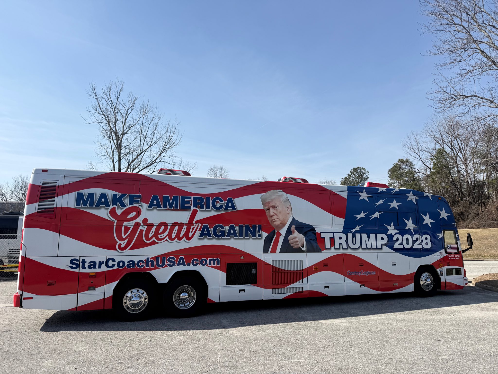 _trump_bus_