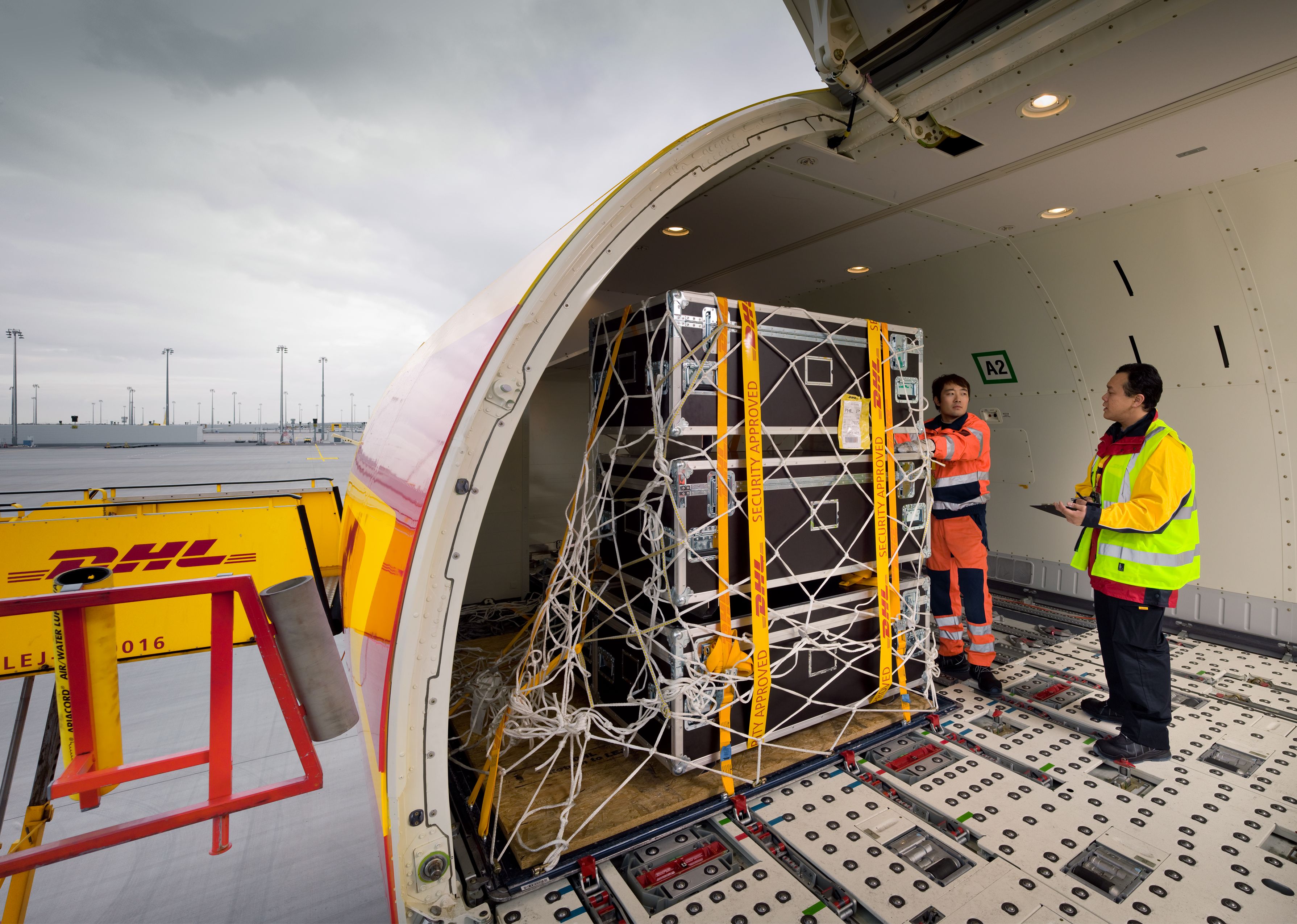 _dhl_heavy_