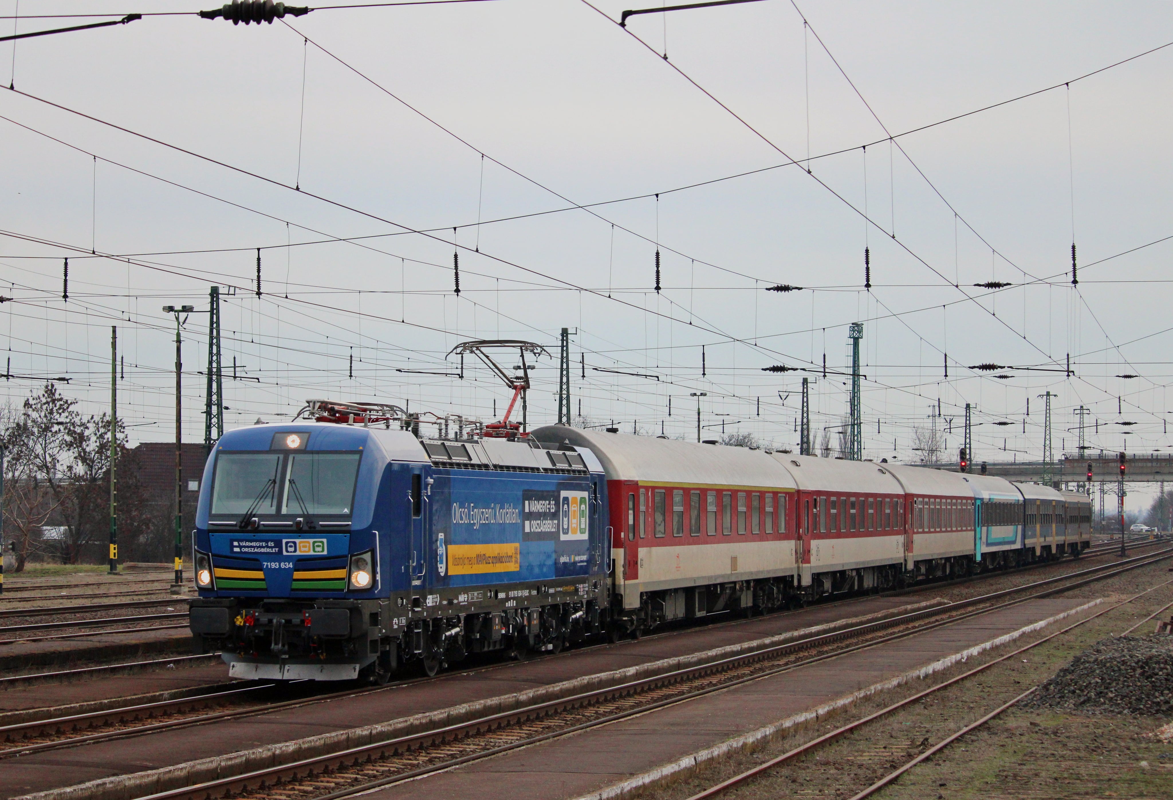 7193634_ic190_nyek_260214_szenderak