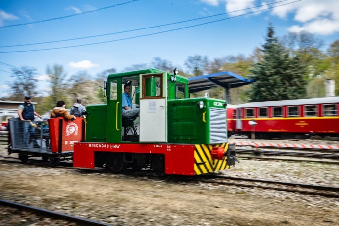 _gyerekvasut_gyereknap_