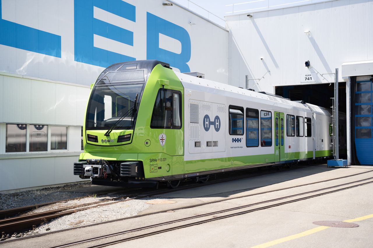 _stadler_hidrogen_firstever_