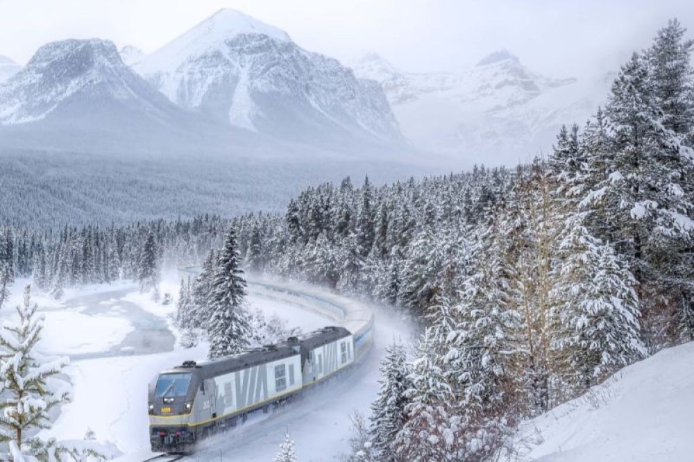 viarail_stadler_mozdony