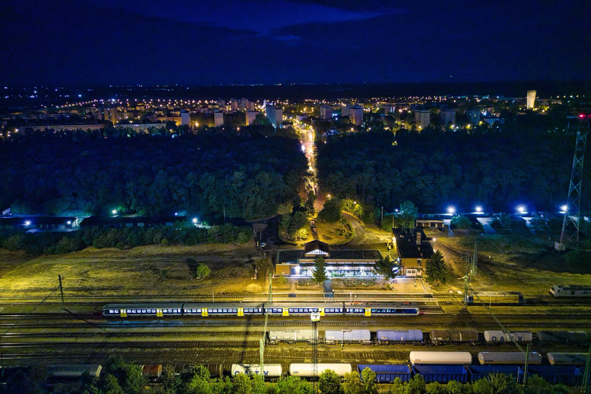89es_ujranyitas_tiszauj_260901