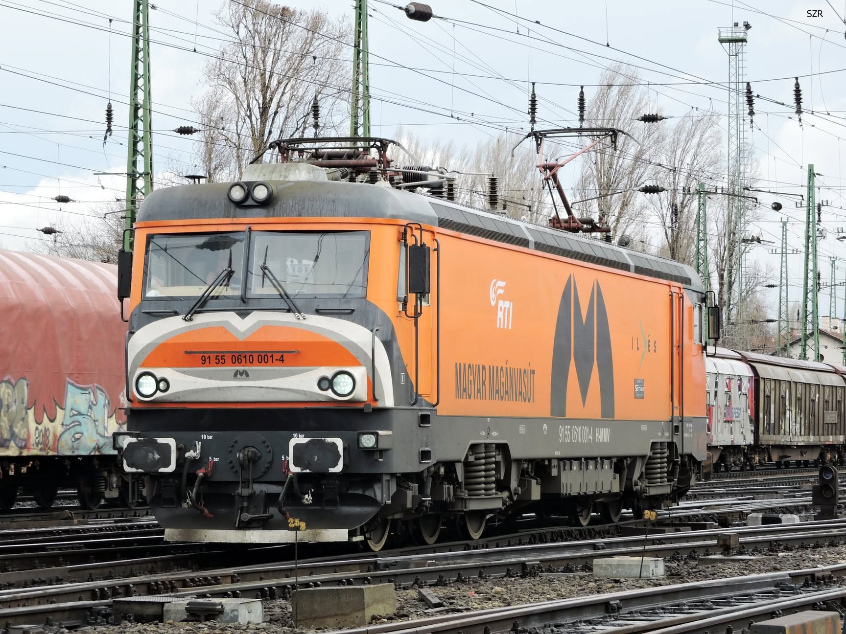 mmv610001_szenderak