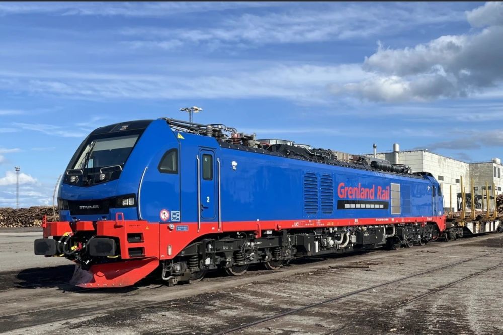 greenlandrail_stadler_eurodual