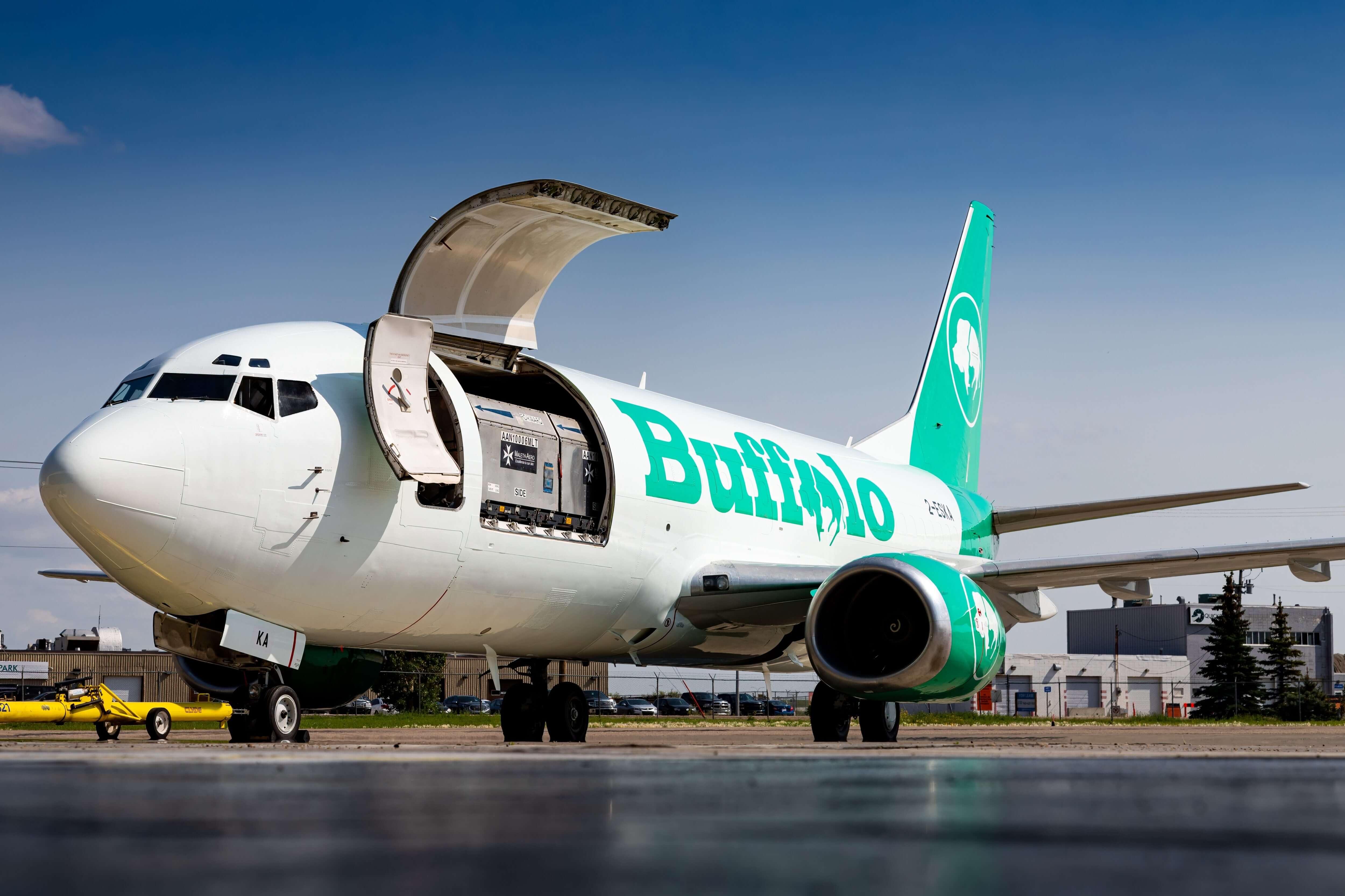  A kanadai családi vállalkozás Buffalo Air B733-asa. A Buffalo DC-3-assal is szállít légiárut…