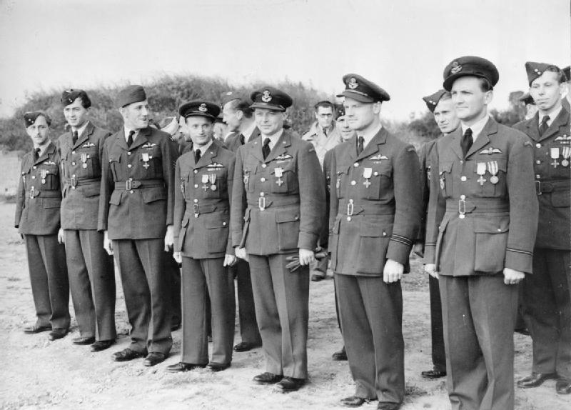 A RAF egyik cseh századának tagjai