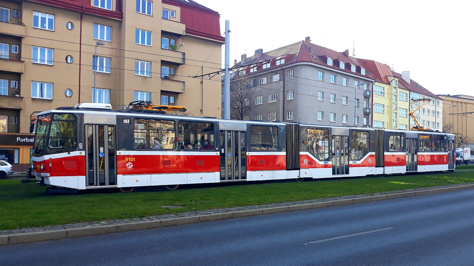 A 26-os vonalán jelent meg a 9101-es Tatra KT8D5, ami nemrég még Miskolc utcáin cirkált