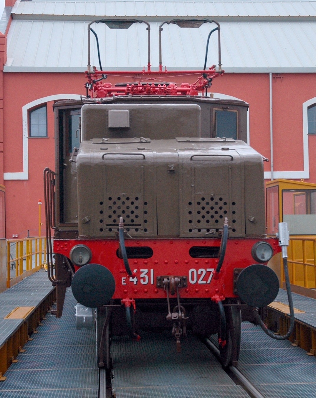 Az E 431 027-es gép (képek forrása: Fondazione FS Italiane Facebook-oldal)