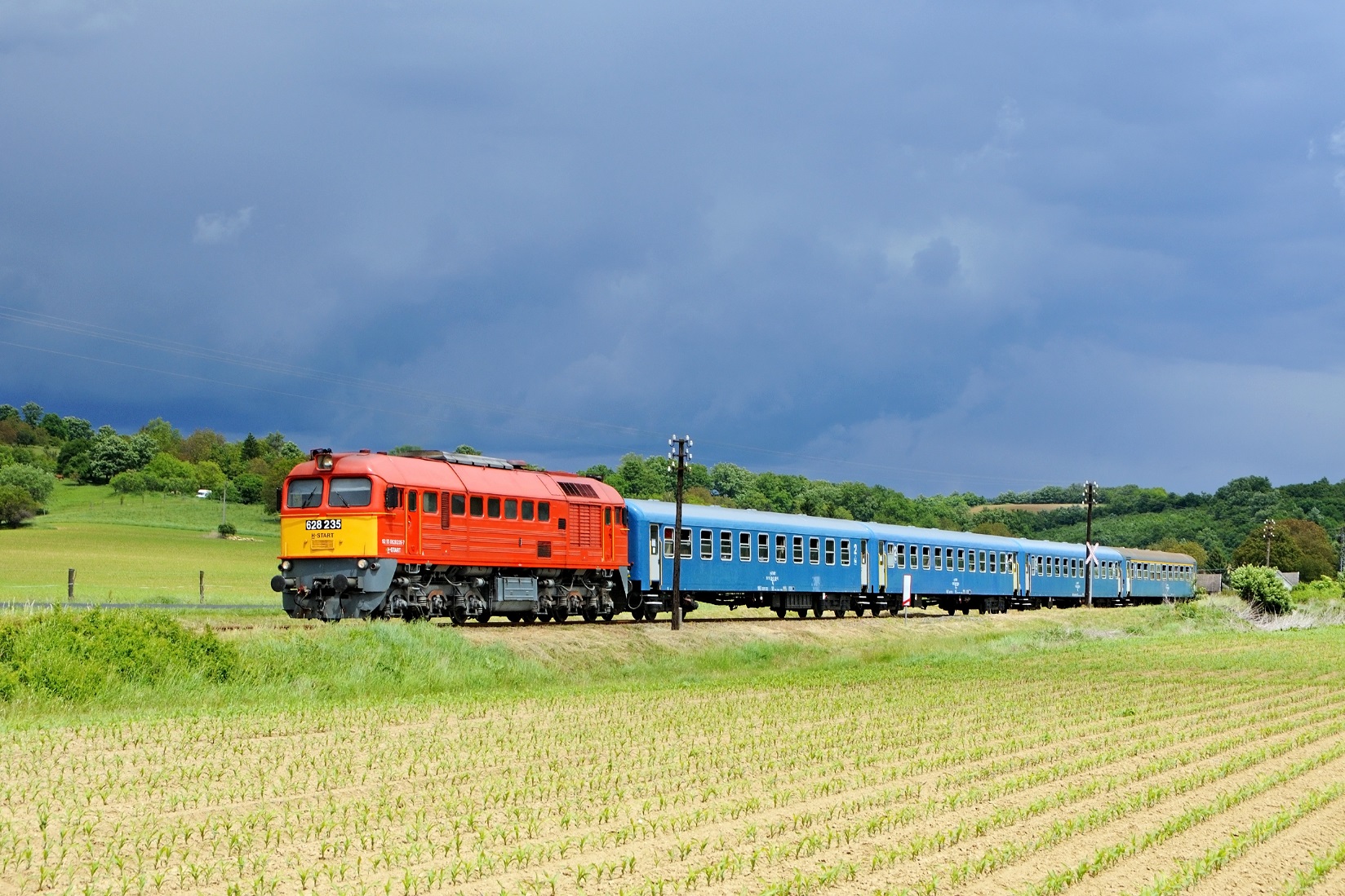 Készülődő vihar Mecsekpölöske határában