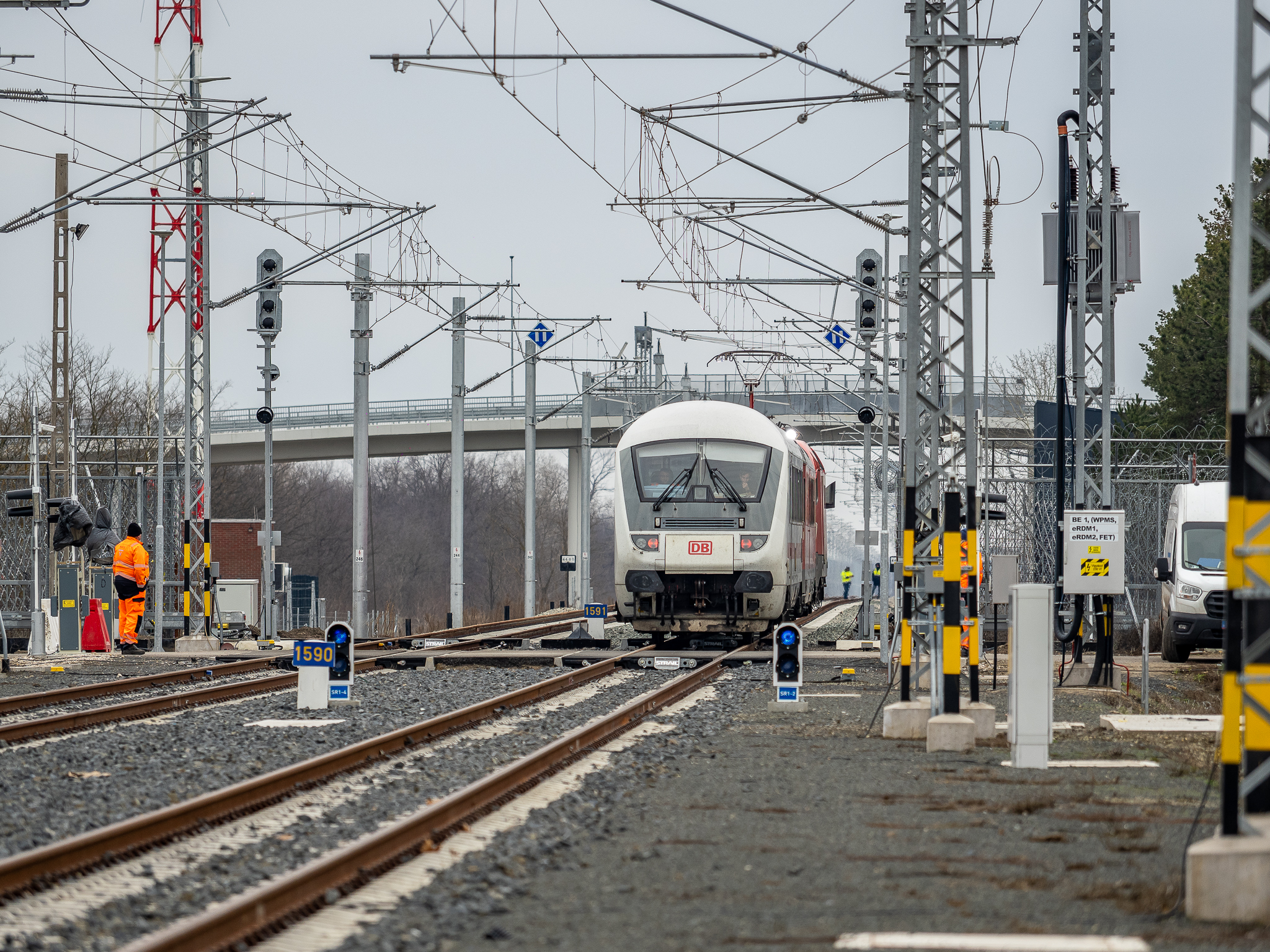 A gyors fordulásokat vezérlőkocsi segíti elő (kép forrása: Bányai Gábor országgyűlési képviselő Facebook-oldala)
