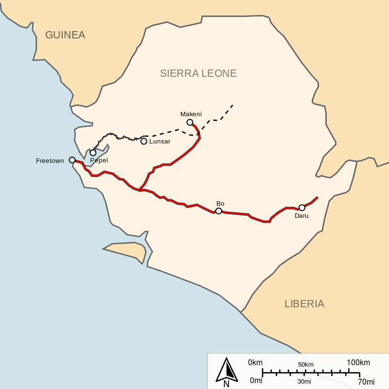Sierra Leone vasúthálózata. Pirossal az 1974-ben bezárt 762 milliméteres keskeny vonal, feketével a jelenlegi egyetlen üzemelő, 1067 milliméteres pálya (kép forrása: Wikipedia)