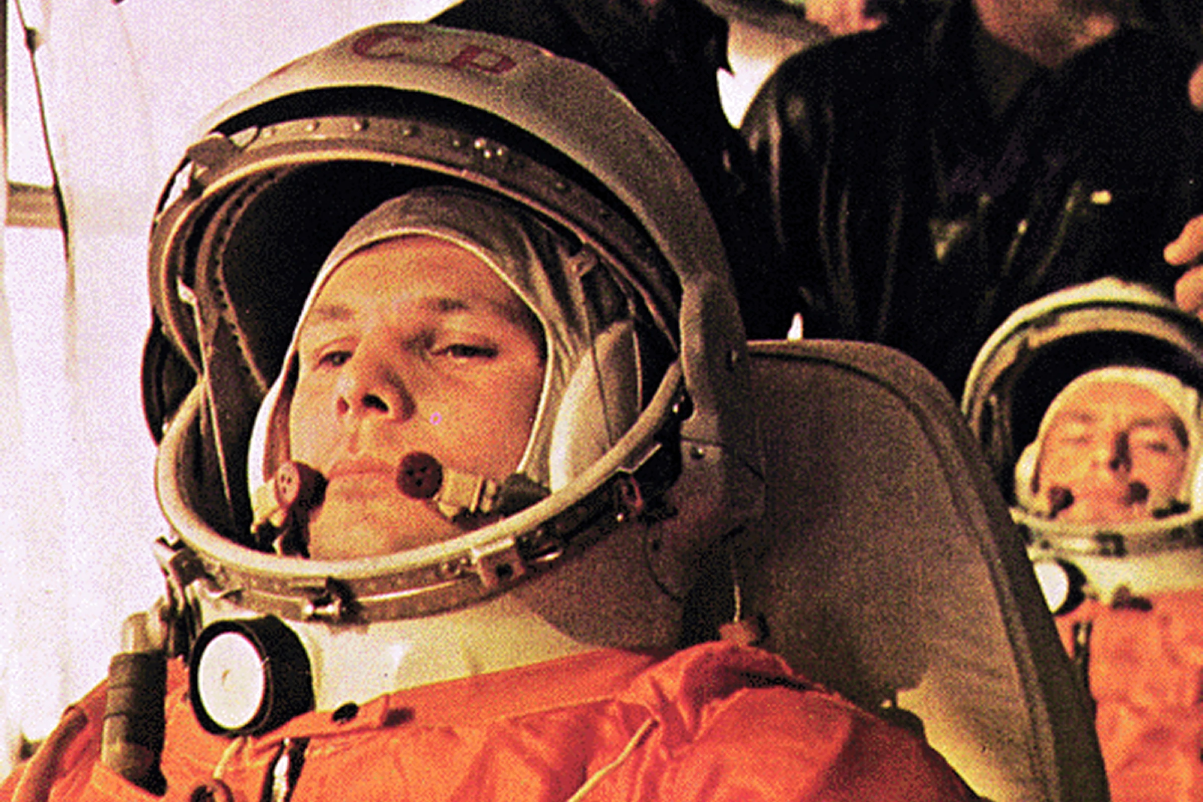 Útban a startpad felé, Gagarin mögött a tartalék: Tyitov