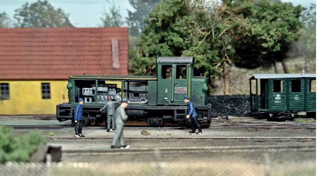 A szerző specialitása az olyan,  a vontatójárművek belsejét is hűen  leképező makettek készítése, mint a  képen látható Mk48-as