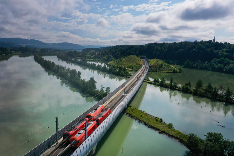 A Dráva-híd terhelési próbája (kép forrása: ÖBB)