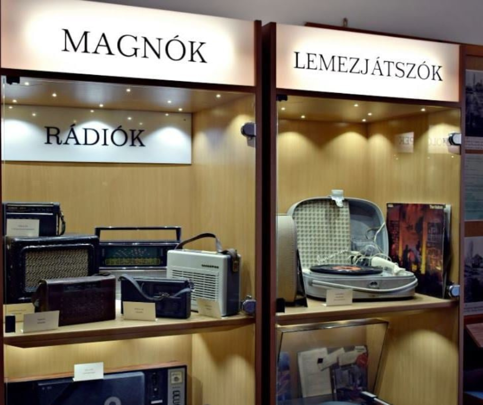 A Domaszéki Vasútmúzeum tárlatának egy része
