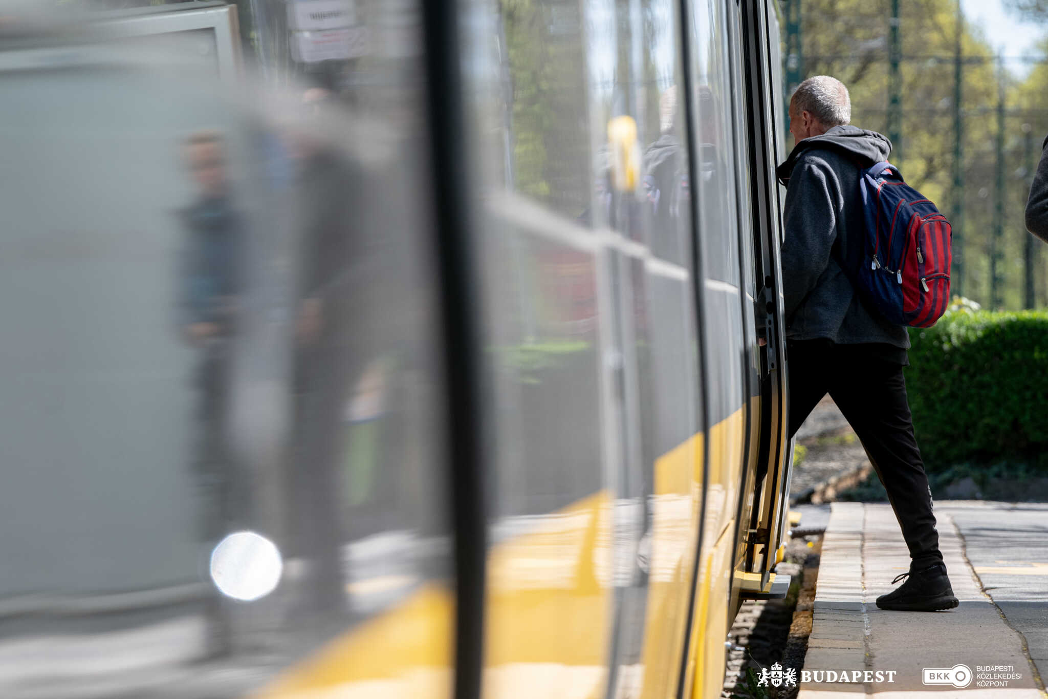 A próbafutások során az ajtók megfelelő működését is letesztelik (kép forrása: BKK)