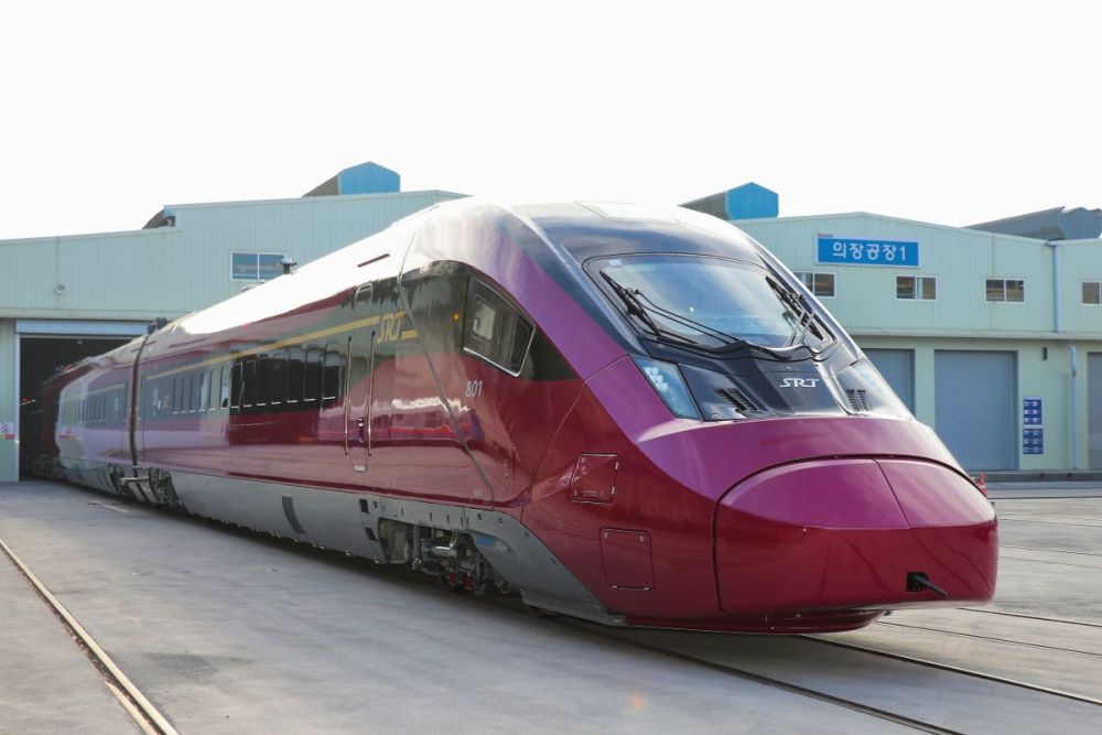 Az SR második generációs EMU-320-asa (kép forrása: Hyundai Rotem / railmarket.com)