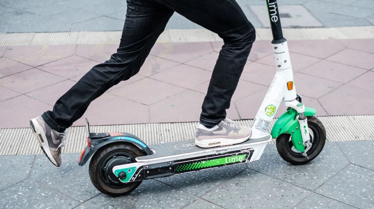 Balesetveszélyes, de eredetileg az e-roller is kizöldít