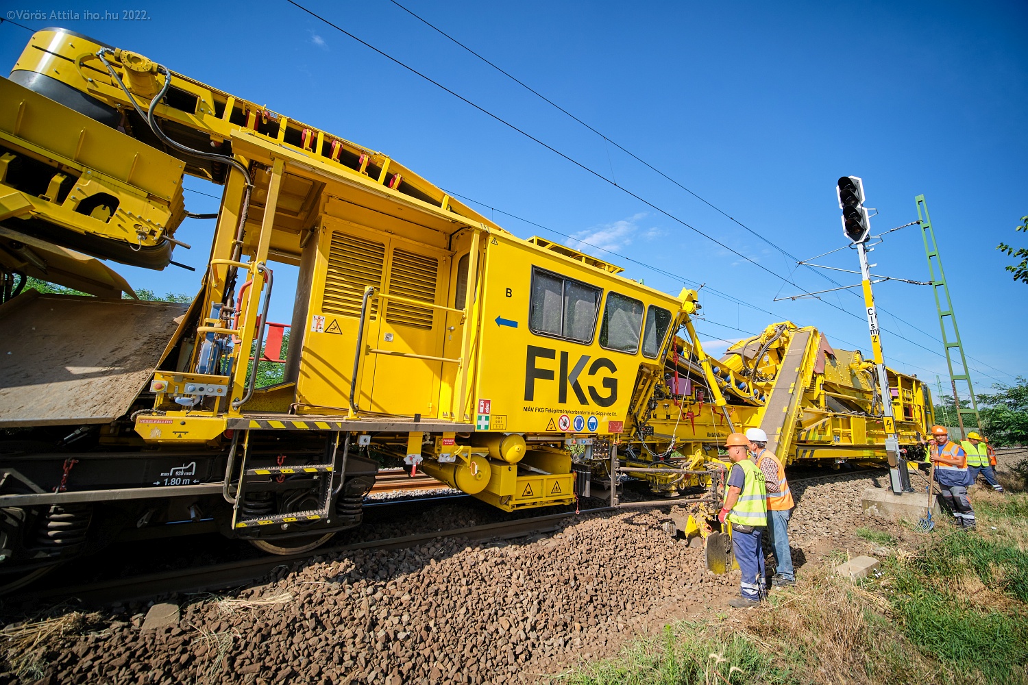 A MÁV FGK Kft. új gépeivel még gyorsabban lehet majd végrehajtani az egyszerűsített pályafelújításokat (fotó: Vörös Attila)