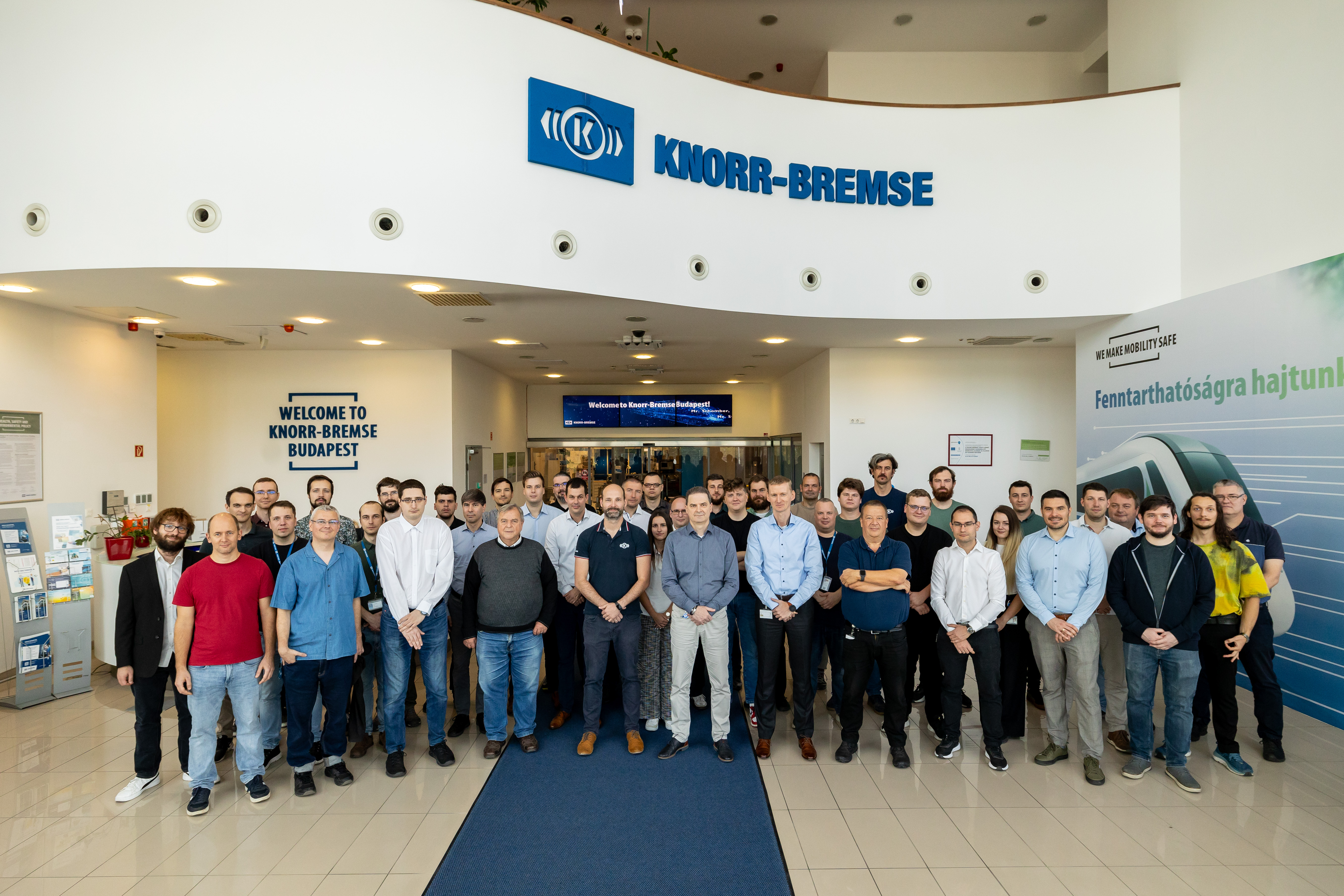 A hardver- és szoftverfejlesztés is a vállalatnál dolgozó mérnökök munkájának köszönhető