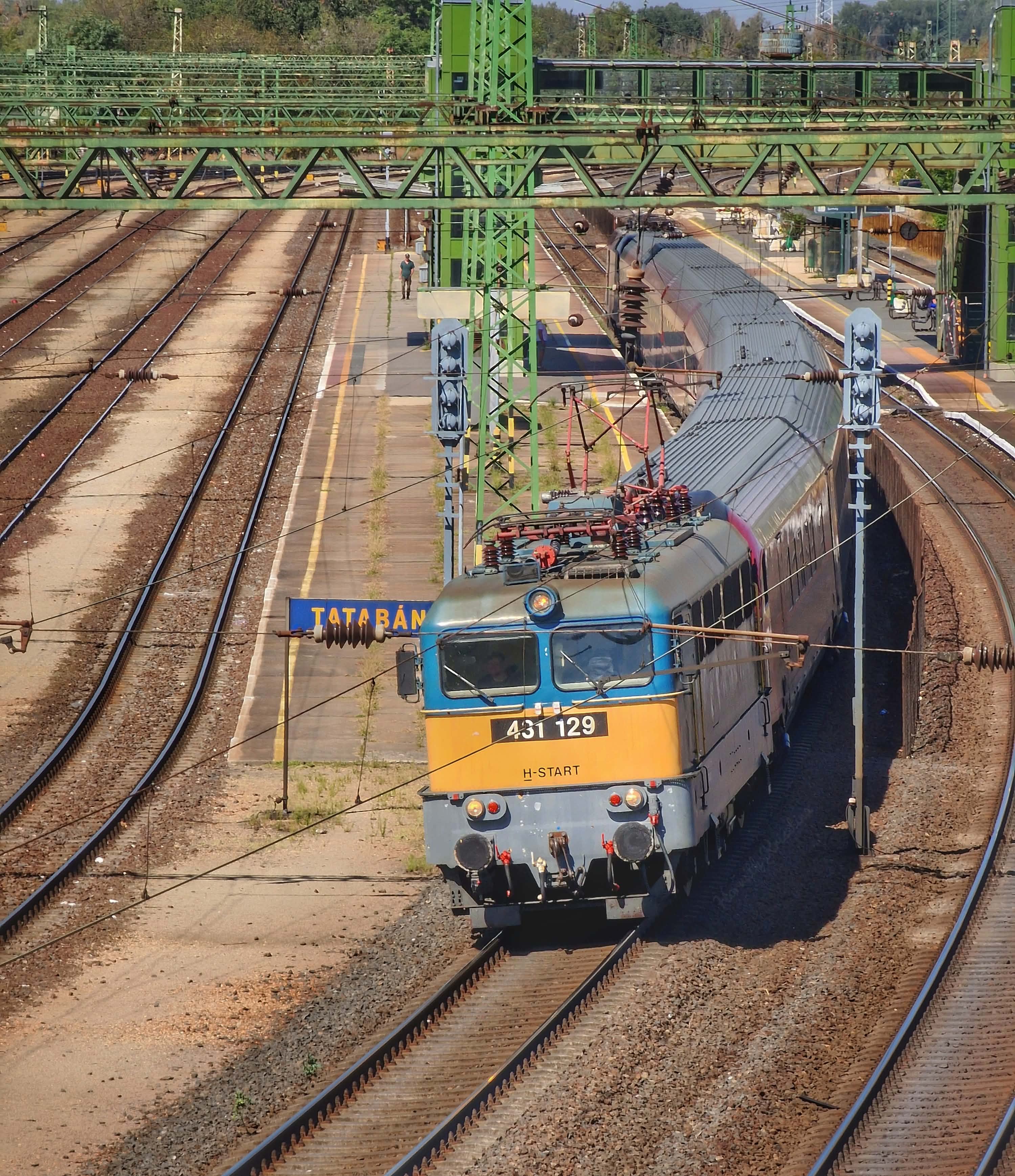 A 129-es nemrégiben még ÖBB-s Taurust is segélyezett egyes railjeteken (fotó: Horváth Krisztina)