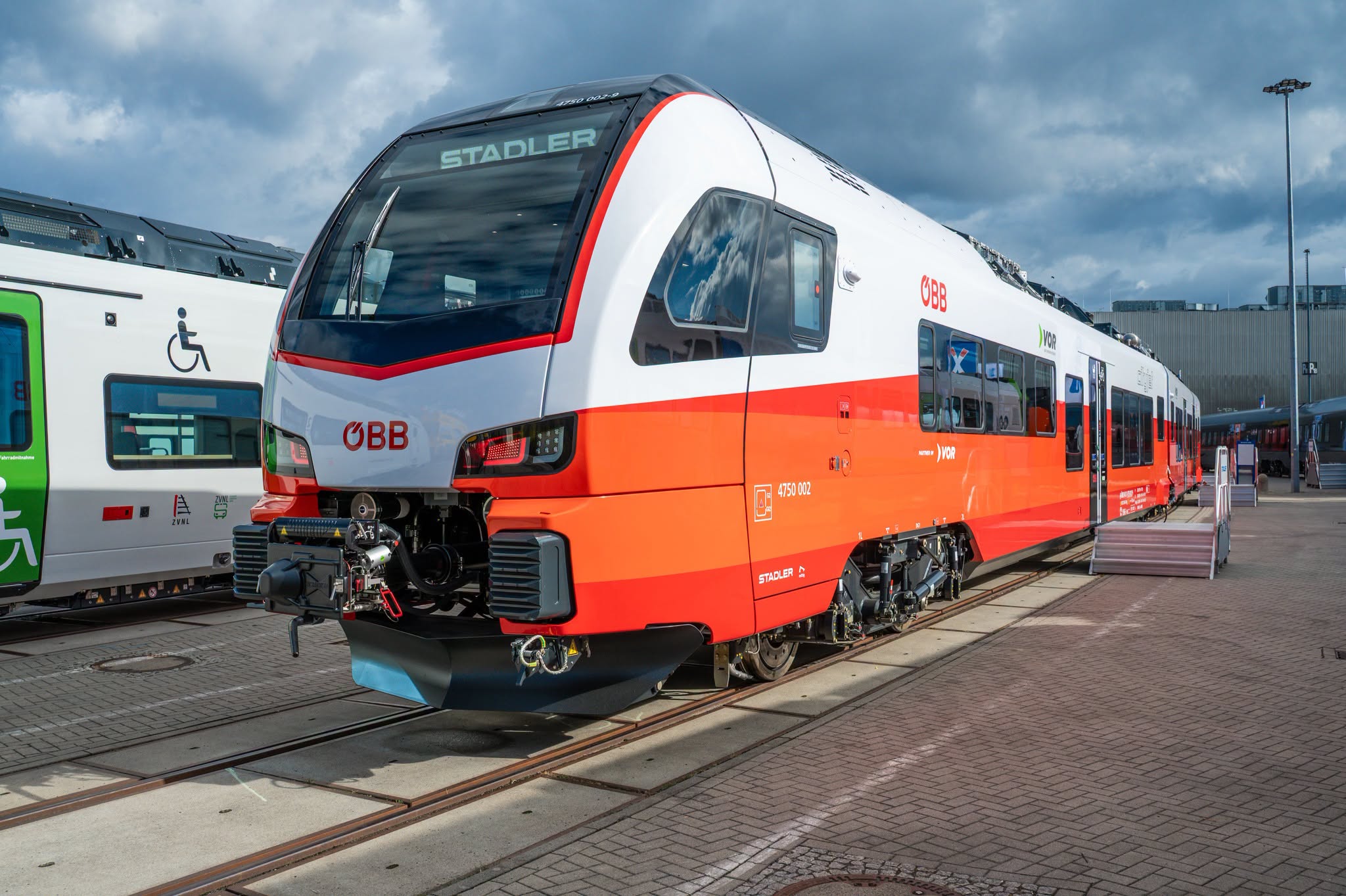 Az ÖBB akkumulátoros üzemre is képes, 4750 002-es Flirtje