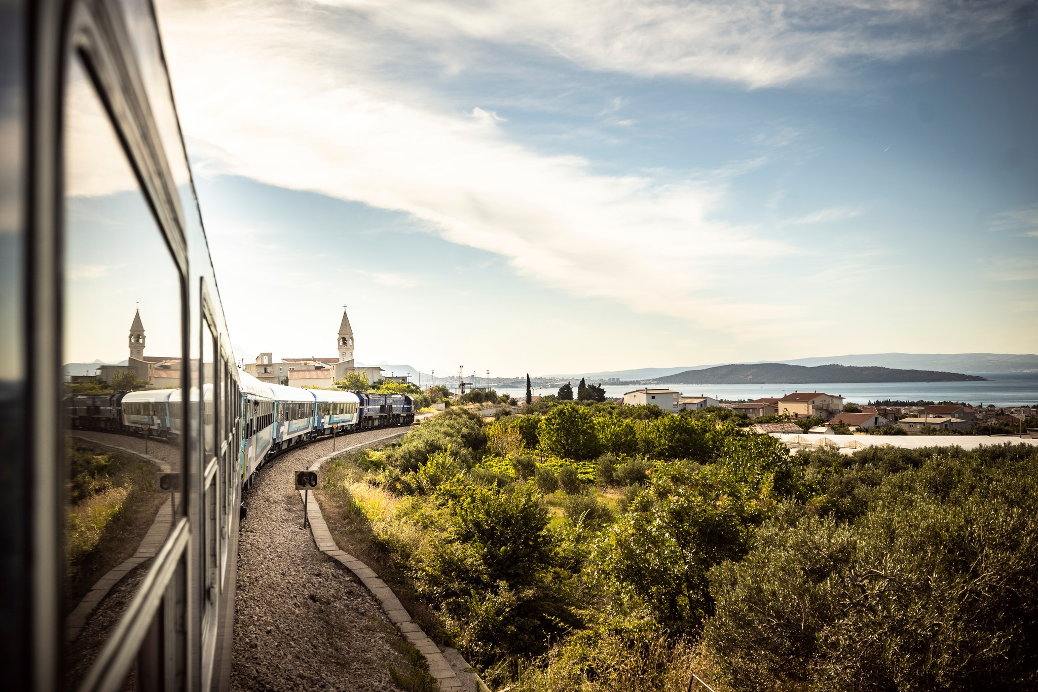 A Budapestről az Adria-parti Splitbe tartó, útközben a Balaton déli partján is végighaladó Adria IC is a tíz legjobb európai vonatút közé került a Lonely Planet listáján (kép forrása: MÁV Zrt.)