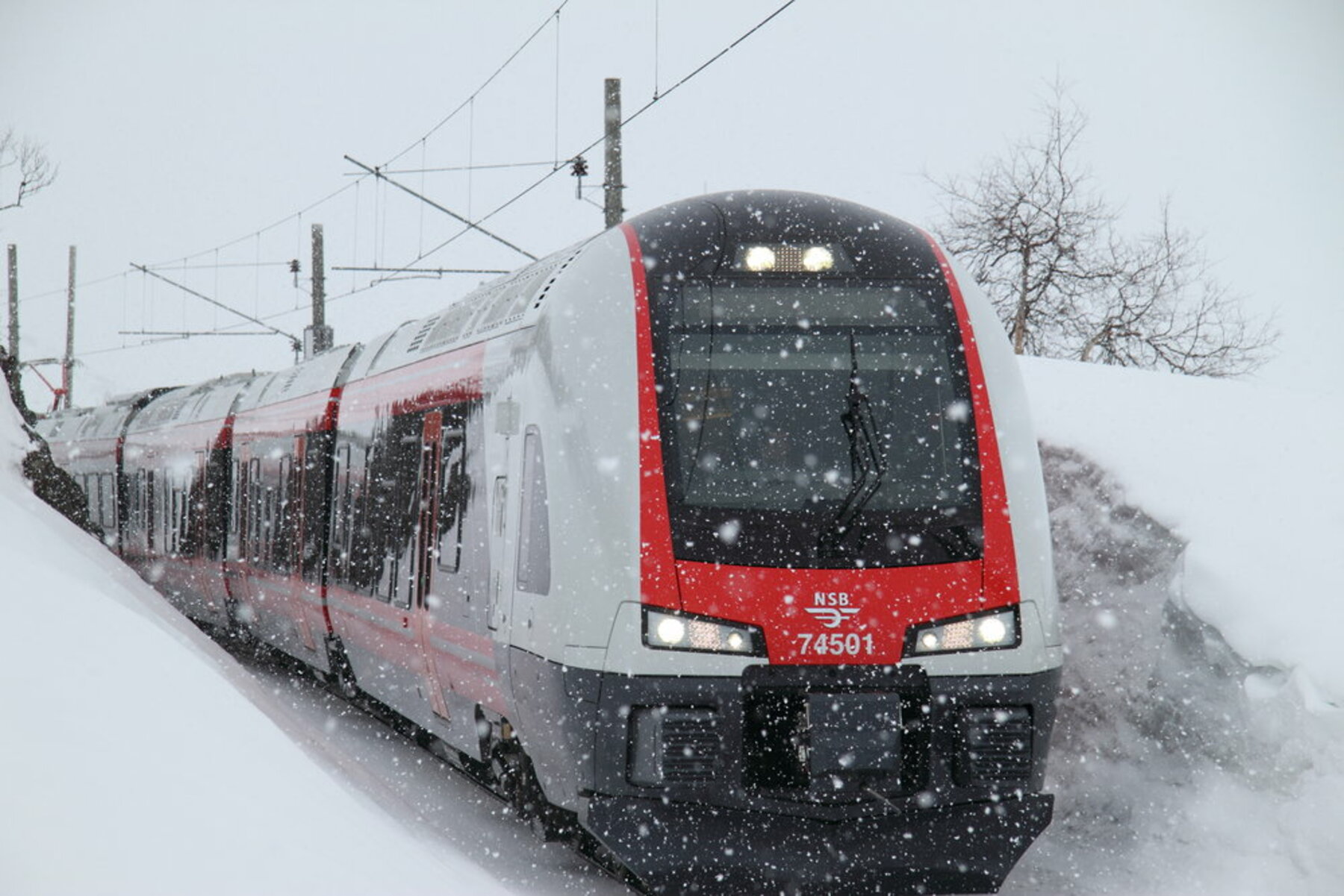 Egy norvégiai FLIRT hasít a havazásban