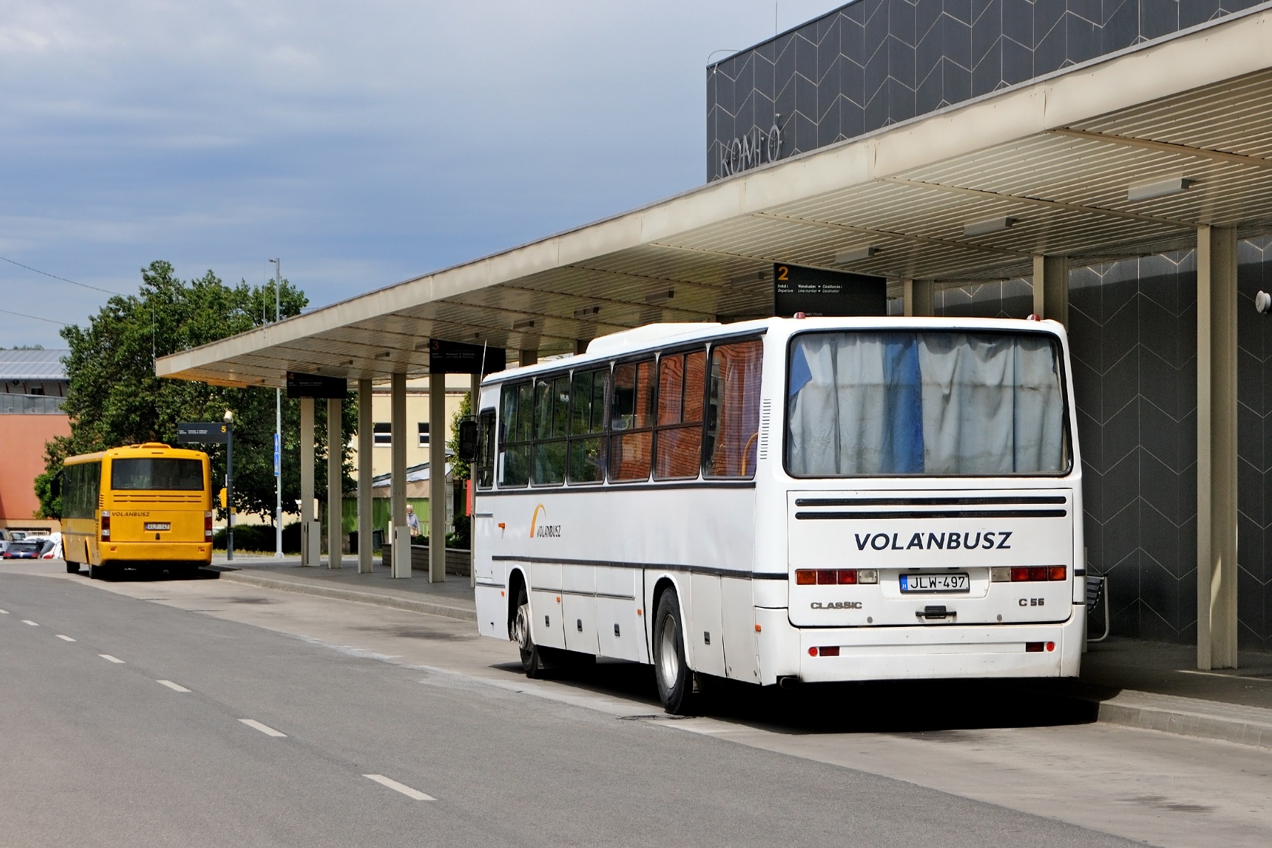 Komló buszpályaudvara tartogatott egy kis meglepetést: egy Ikarus „képében”